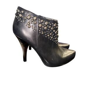 ⭐️ Women’s Fergie Black Leather Studed Pointed Toe Bootie. Size 7.5 Night Out
